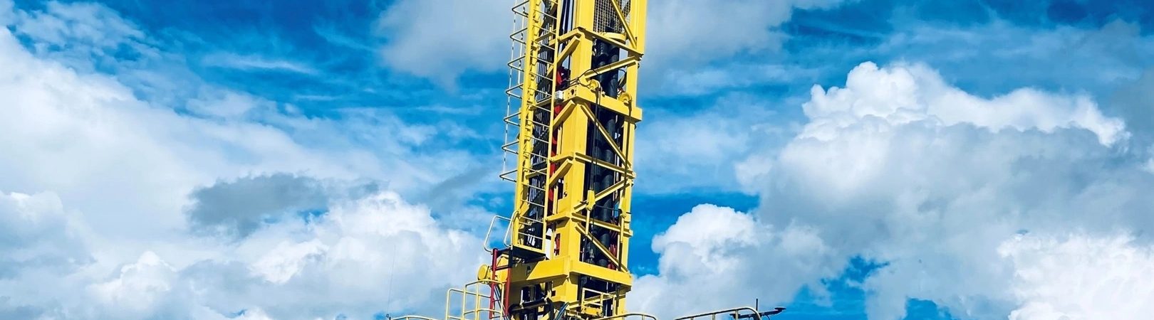 Работают СБШ, гудят моторы